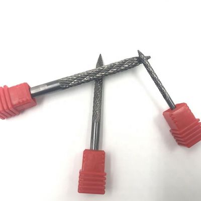 Un bon prix. L'alésoir de pneu solide a mordu durée de vie de bavures rotatoires de perceuse de réparation de pneu de 6mm la longue en ligne