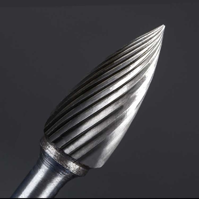 Bon prix Peu rotatoire principal d'outil de rendement élevé de peu de bavures de carbure de tungstène de cône en ligne