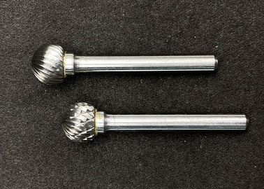 Un bon prix. Outil rotatoire de bavures rotatoires de carbure cimenté découpant la dureté de jambe du peu HRA 89-92.5 en ligne
